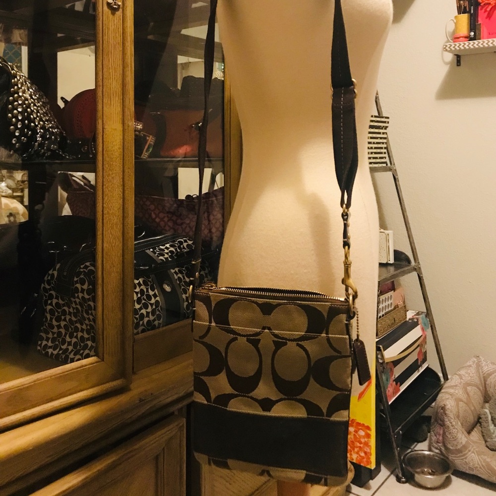 COACH stripe signature shoulder bag 10129